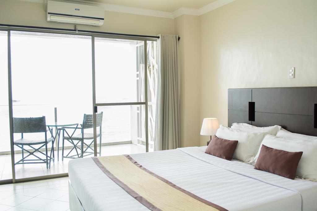 Hotel Tavern Суригао Экстерьер фото