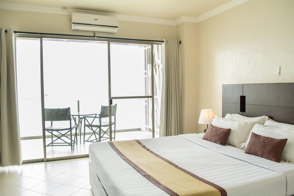Hotel Tavern Суригао Экстерьер фото