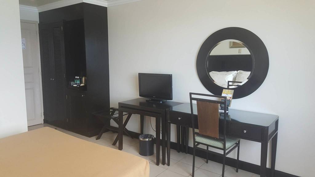 Hotel Tavern Суригао Экстерьер фото
